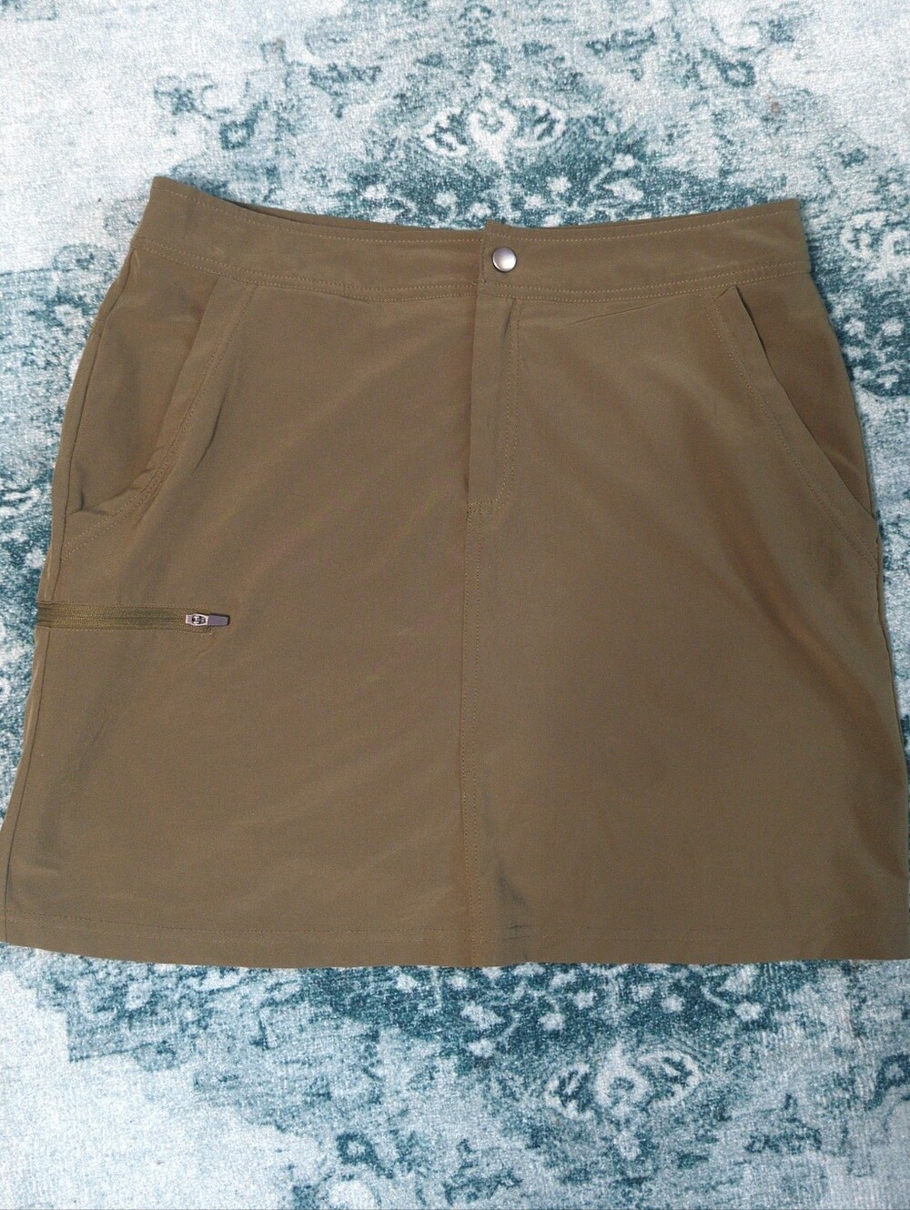 Mountain & Isles Olive Green Woven Hiking Utility Skort - Women's Medium